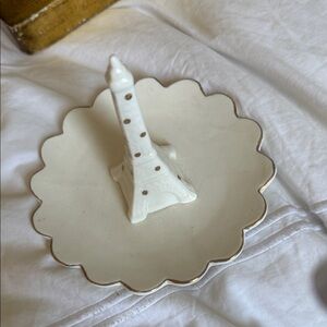 Elegant Cream Eiffel Tower Jewelry Holder